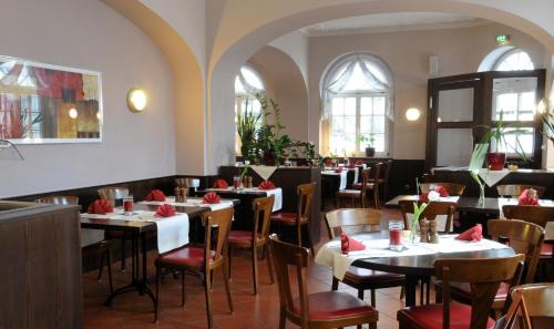 Doebeln Hotel | Discover Comfort at Hotel Döbelner Hof - Pet Friendly Stay
