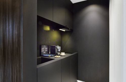 Kortrijk Hotel | Discover Hotel Damier: 4-Star Comfort with Pool & Dining