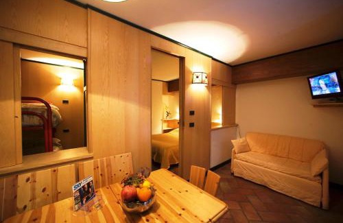 Pescasseroli Hotel | Hotel Daniel: Oceanfront Retreat with Spa & Pool Access