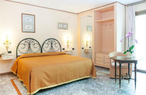 Pescasseroli Hotel | Hotel Daniel: Oceanfront Retreat with Spa & Pool Access