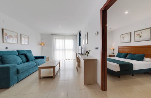 Denia Hotel | Relaxing Retreat at Hotel Daniya Denia with Pool & Spa