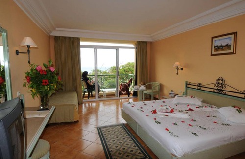 Tabarka Hotel | Discover Hotel Dar Ismail Tabarka: Ocean View & Spa Retreat