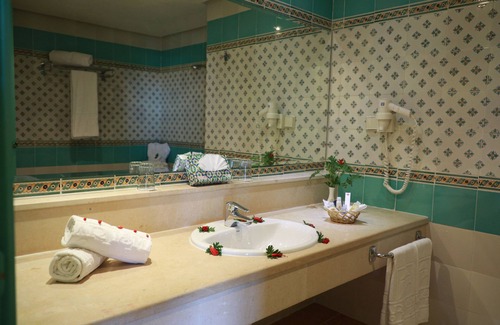 Tabarka Hotel | Discover Hotel Dar Ismail Tabarka: Ocean View & Spa Retreat