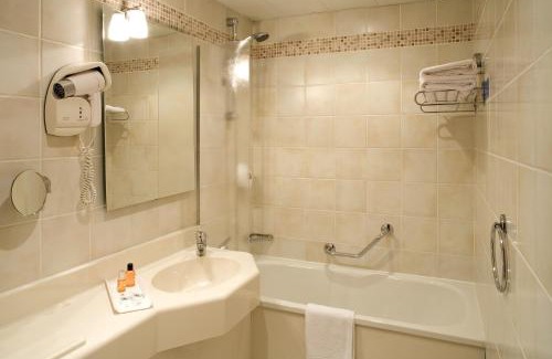 Vincennes Hotel | Discover Hotel Daumesnil-Vincennes: Pet Friendly & Welcoming