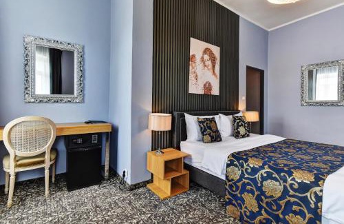 Marianske Lazne Hotel | Elegant Hotel DaVinci: Pet Friendly with Pool & Spa