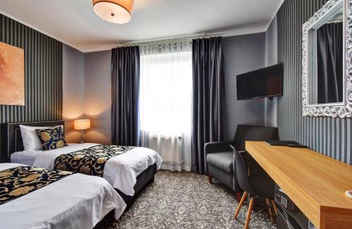 Marianske Lazne Hotel | Elegant Hotel DaVinci: Pet Friendly with Pool & Spa