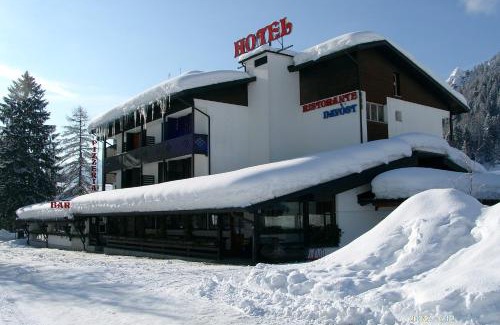 Forni di Sopra Hotel | Pet-Friendly Hotel Davost with Breakfast and Family Amenities