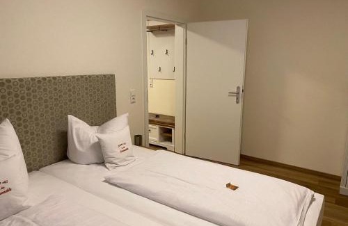 Bad Berneck im Fichtelgebirge Hotel | Relax at Hotel Hartl's Lindenmühle with Private Pool & Dining
