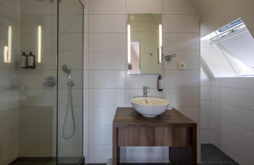 Overpelt Hotel | Comfortable Stay at Hotel De Boskar Pelt with Great Amenities