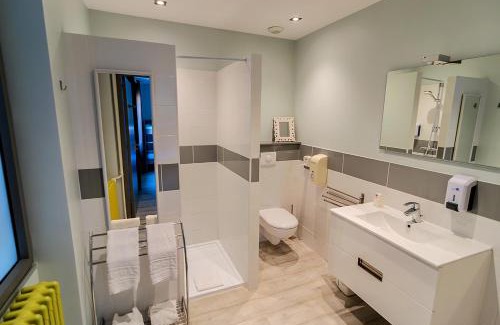 Cluny Hotel | Inviting Hotel de l'Abbaye à Cluny - Rated 8.5/10!