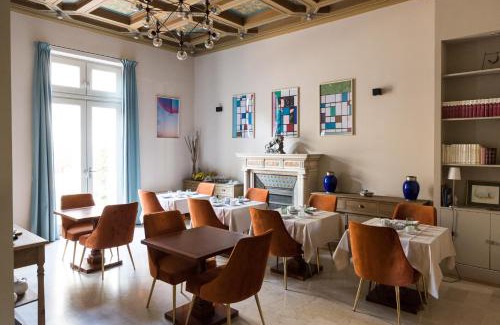 Arles House | Oceanfront Luxury at Hotel de l'Anglais - 4 Star Stay