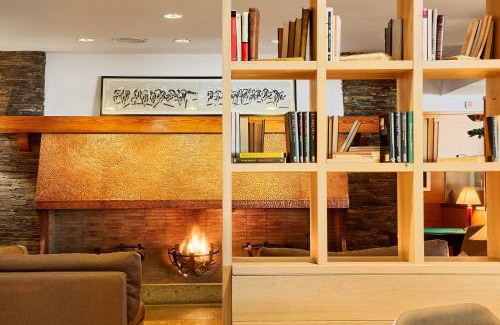 Avenida Meritxell Hotel | Pet-Friendly Hotel de l'Isard with Restaurant & Breakfast