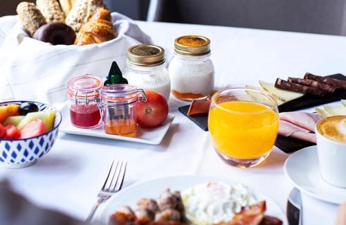 Avenida Meritxell Hotel | Pet-Friendly Hotel de l'Isard with Restaurant & Breakfast