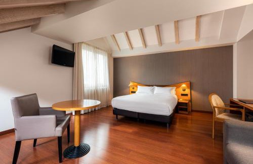 Avenida Meritxell Hotel | Pet-Friendly Hotel de l'Isard with Restaurant & Breakfast