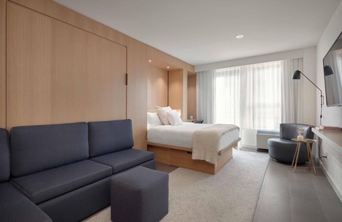 Plateau Mont Royal Hotel | Discover Comfort at Hotel de l'ITHQ: Rated 9.2/10