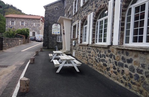 Goudet Hotel | Ocean View Retreat at Hotel De La Loire – Family Friendly