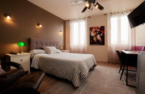 Pamiers Hotel | Discover Hotel de la Paix: Pet-Friendly with Great Amenities