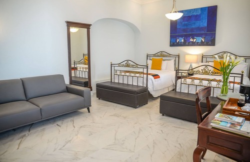 Centro Hotel | Discover Hotel De La Parra: 4-Star Retreat with Spa & Pool
