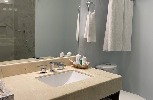 Centro Hotel | Discover Hotel De La Parra: 4-Star Retreat with Spa & Pool