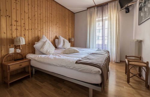 Corsier-sur-Vevey Hotel | Discover Comfort at Hotel de la Place with Family-Friendly Amenities