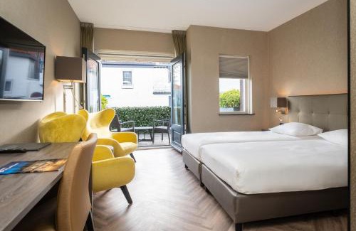 Den Burg Hotel | Delight in Comfort at Hotel De Lindeboom - 8.6 Rated Stay