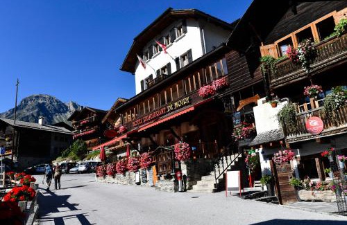 Grimentz Hotel | Discover Hotel de Moiry Supérieur: Rated 8.5/10 & Pet Friendly