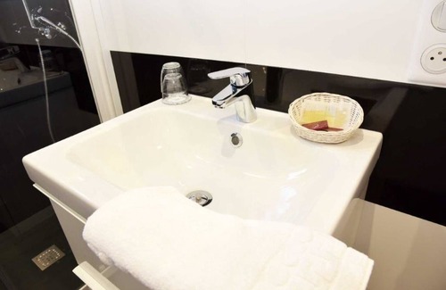 Capdenac-Gare Hotel | Enjoy Spa and Dining at Hotel de Paris, Capdenac - 8.6/10