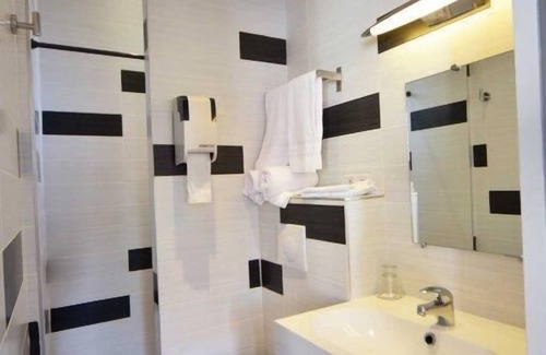 Capdenac-Gare Hotel | Enjoy Spa and Dining at Hotel de Paris, Capdenac - 8.6/10