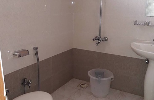 Azad Kashmir Hotel | Convenient Stay at Hotel De Rose Wood Batakundi