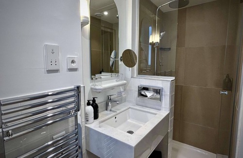 Carnot - Gailleton Hotel | Stay at Hotel De Verdun 1882: A Family-Friendly Escape