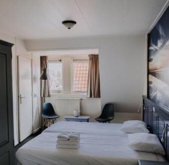 Schiermonnikoog Hotel | Seaside Comfort at Hotel De4dames with Ocean Views