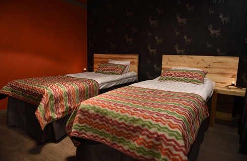 Utsjoki Hotel | Elegant Hotel Deatnu: Family-Friendly with Dining Options