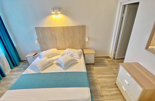 Neptun Hotel | Discover Hotel Decebal Neptun: Poolside Family Retreat