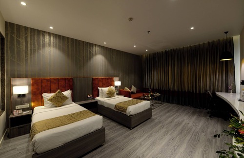 Auli Hotel | Discover Hotel Deep Clarks Inn Lucknow with Family Amenities