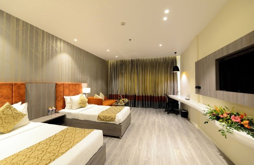 Auli Hotel | Discover Hotel Deep Clarks Inn Lucknow with Family Amenities