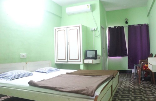 Bakkhali Hotel | Budget-Friendly Hotel Deepak with Pool & Family Amenities