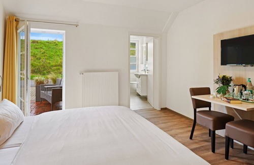 Wangerland Hotel | Unforgettable Stays at Hotel Deichinsel: 10/10 Guest Rated