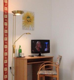 Bad Nenndorf Hotel | Cozy Hotel Deisterblick: Pet & Child Friendly Retreat
