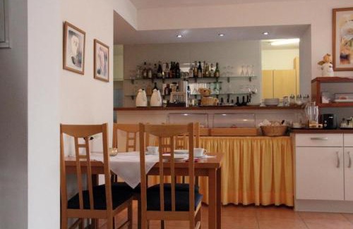 Bad Nenndorf Hotel | Cozy Hotel Deisterblick: Pet & Child Friendly Retreat