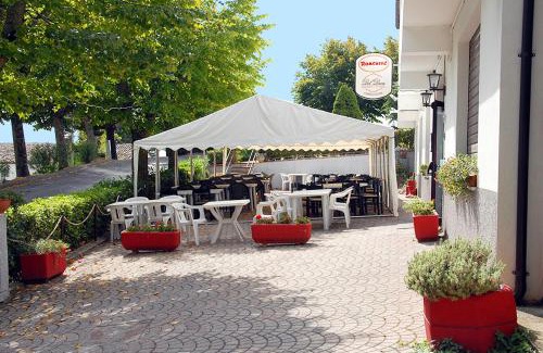 Montedinove Hotel | Discover Hotel Del Duca: Pet-Friendly with Breakfast Included