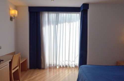 Sant Carles de la Rapita Hotel | Experience Comfort at Hotel del Port with Spa & Breakfast