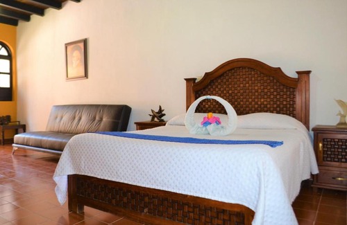 Comitan de Dominguez Hotel | Comfortable Hotel Delfín Comitán with Breakfast Included