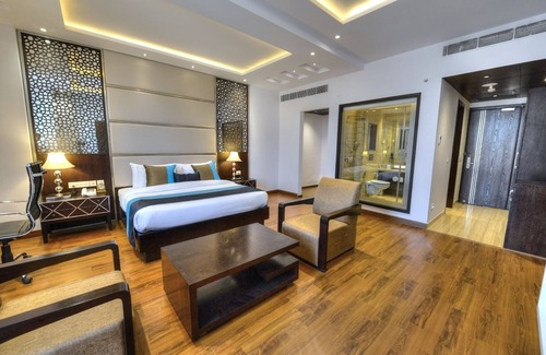 Faridabad Hotel | Inviting Hotel Delite Grand: Family-Friendly Amenities Await