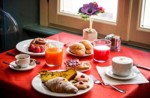 Ancona Hotel | Discover Comfort at Hotel della Vittoria - Pet Friendly Stay