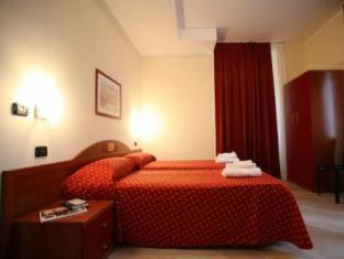 San Polo-Parco Hotel | Pet-Friendly Hotel Della Volta with Hot Tub & Dining Options
