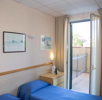 Diano Marina Hotel | Pet-Friendly Hotel Delle Mimose: Oceanfront Retreat Awaits