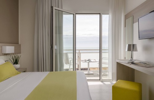 Lido di Jesolo Hotel | Eco-Friendly Retreat at Hotel delle Rose with Ocean Views