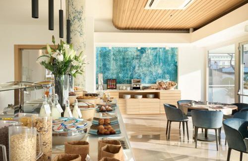 Lido di Jesolo Hotel | Discover Comfort at Hotel Delle Rose with Oceanfront Views