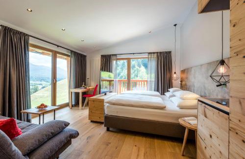 Ellmau Hotel | Hotel Der Bär: Unwind with Pool and Family-Friendly Amenities