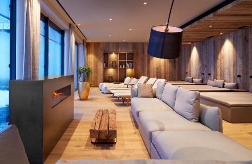 Ellmau Hotel | Hotel Der Bär: Unwind with Pool and Family-Friendly Amenities